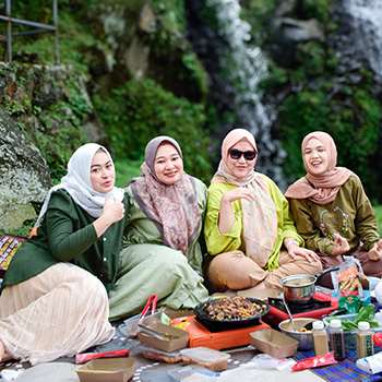 seru-seruan bareng besty di Gurau