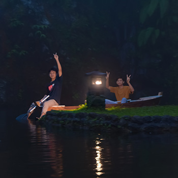 naik perahu berpetualang di Gurau